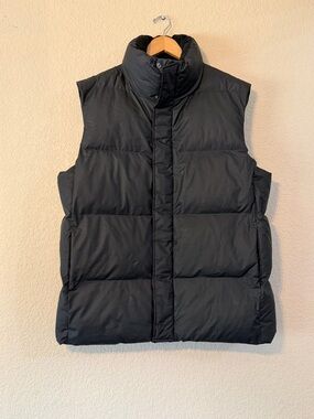 RAINS Black Boxy Down Puffer Vest, sz LG